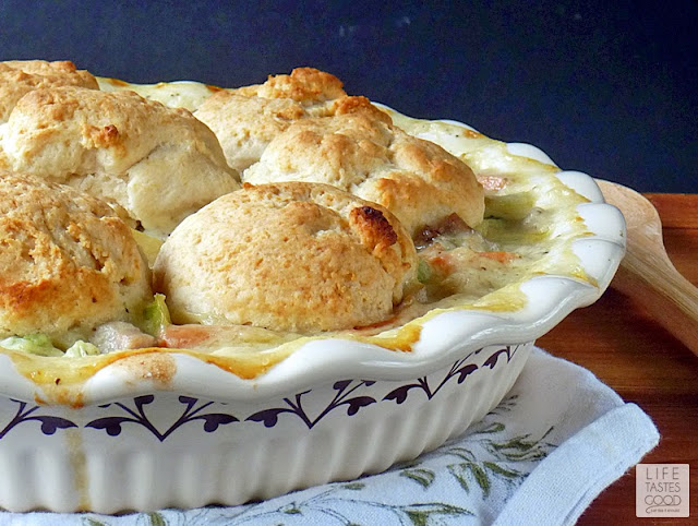 Leftover Turkey Pot Pie | by Life Tastes Good is a deliciously easy way to use up leftover Thanksgiving turkey and vegetables for a creative new meal your family will love.
