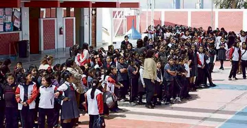 Escolares de Tacna recuperan horas perdidas y concluyen «Año Escolar» antes de Navidad Escolares de Tacna recuperan horas perdidas y concluyen «Año Escolar» antes de Navidad