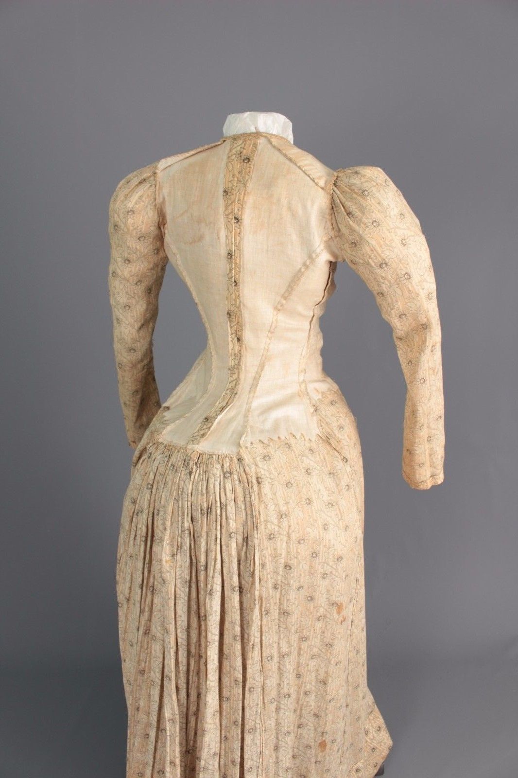 All The Pretty Dresses Early 1890's Tea Gown