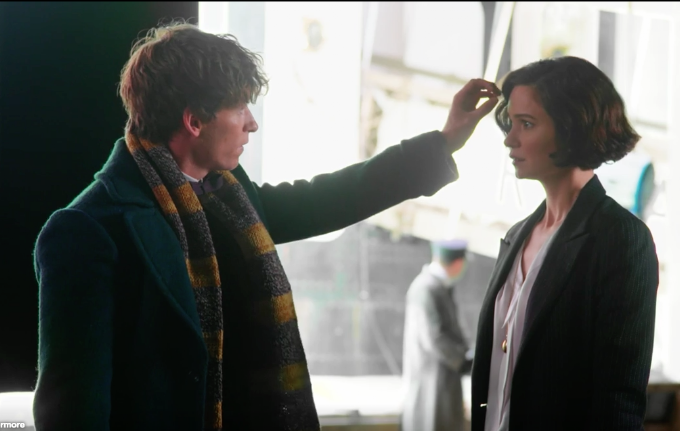 Relação entre Newt e Tina será uma construção lenta, revela Eddie