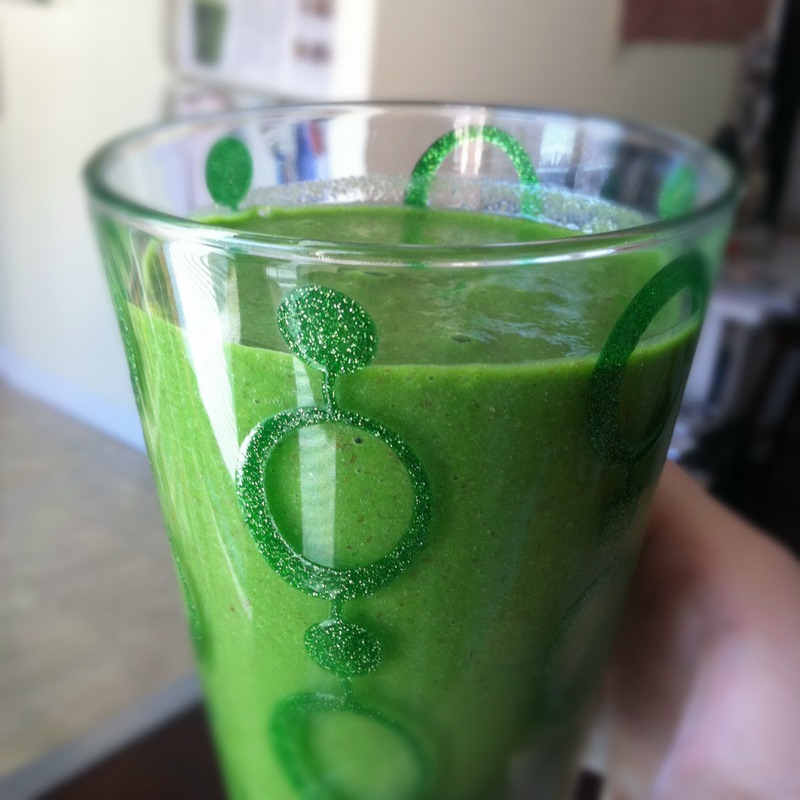 The Kitchen Holiday: Green Monster Smoothie