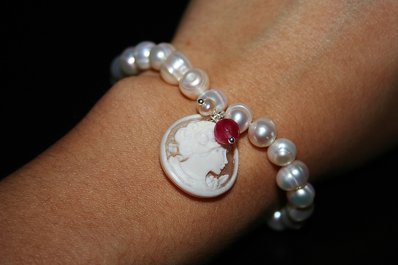 Le Gioie Di Mel (MelaniaGoriniJewelry): Bracciali con cammei...perle di