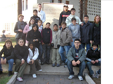 Gli Studenti della scuola "Colomba Antonietti" ed il Monumento ai Caduti della Guerra 43-45