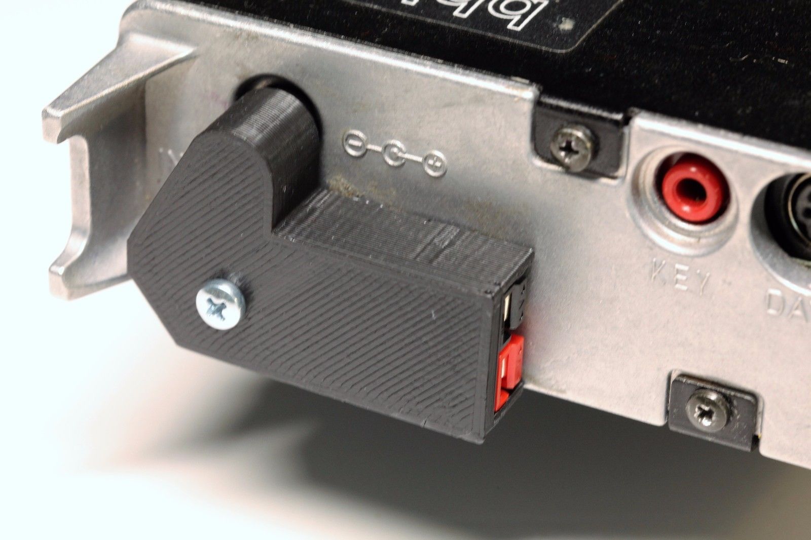 FT-817 Anderson PowerPole Adapter Power Connector https://www.thingiverse.com/thing:2624597