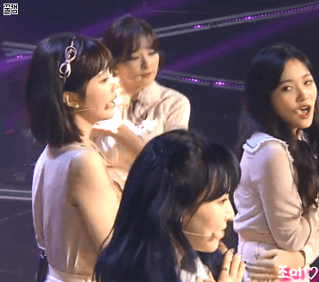 오늘 인기가요 레드벨벳 컴백무대 솔직히 보고가셔야함.gif | 인스티즈