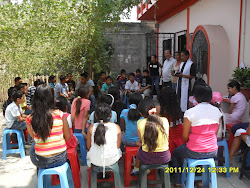 Agasajo a los niños acompañantes a las posadas durante el mes de Diciembre del 2011