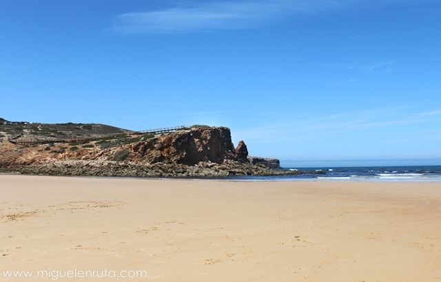 Praia-Da-Bordeira-Algarve-4