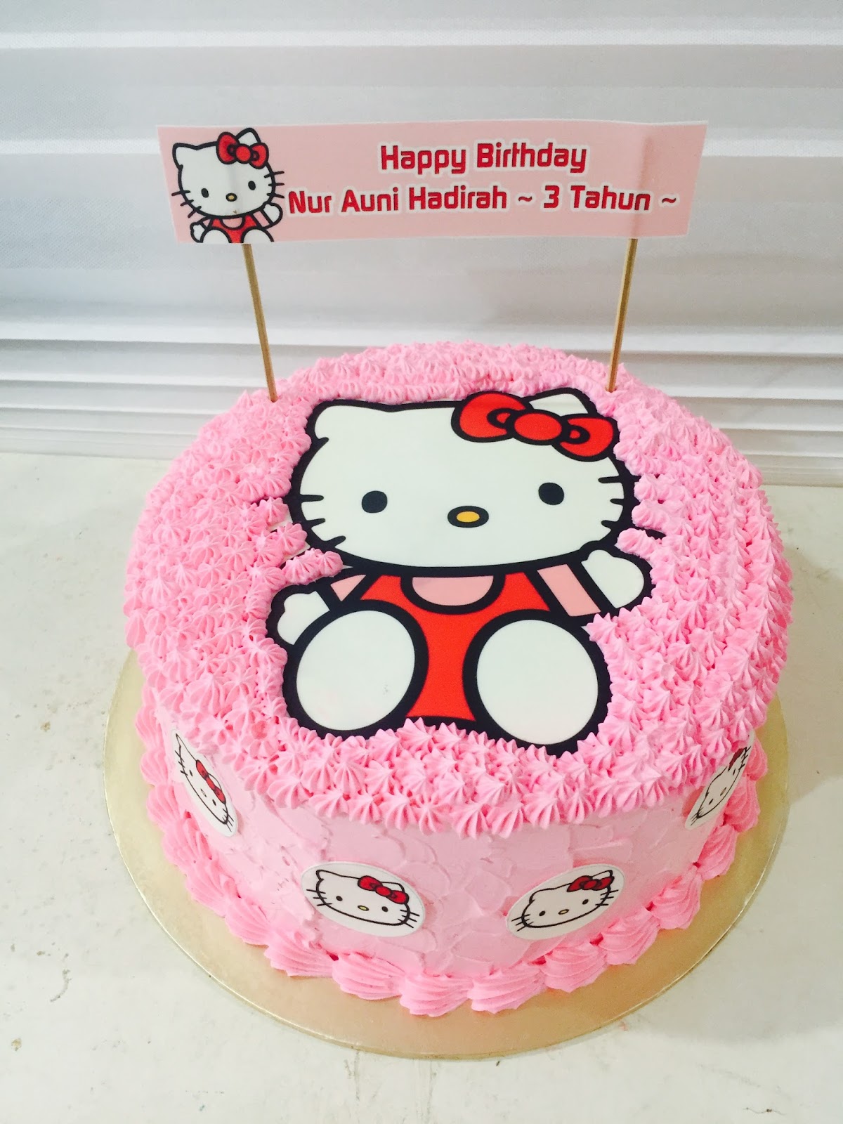 ninie cakes house Hello Kitty Cake