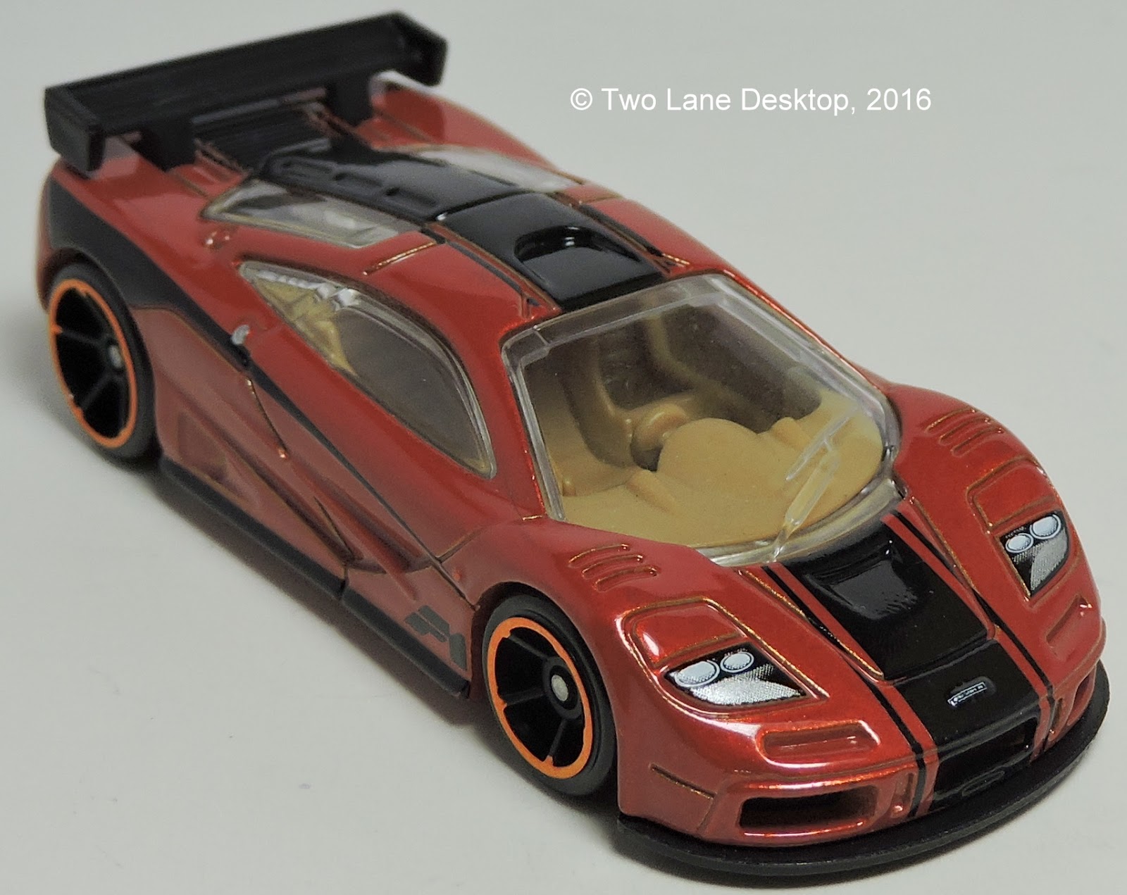 Two Lane Desktop Hot Wheels Mclaren F1 GTR