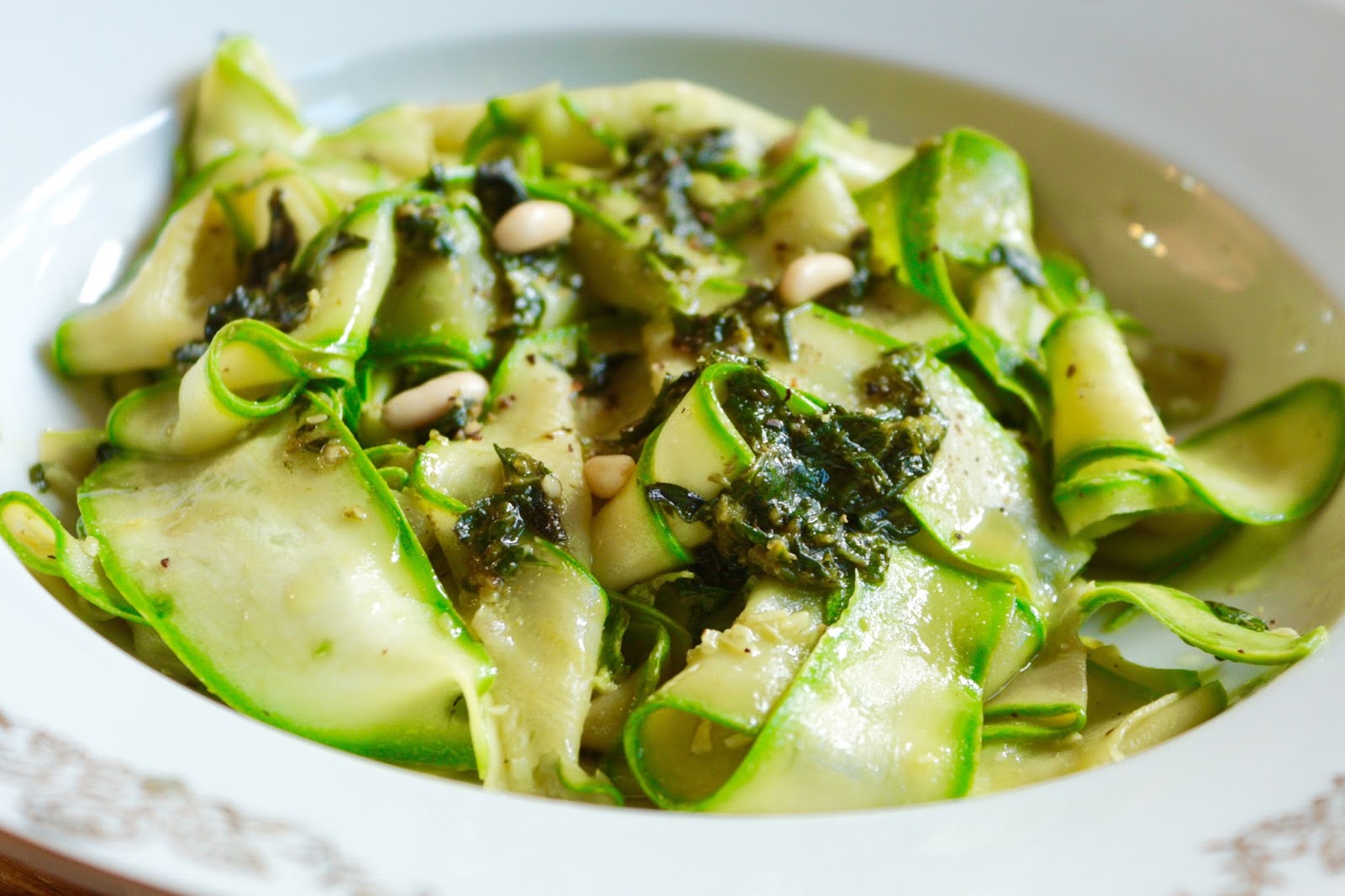 Gamze Mutfakta Pesto Soslu Kabak Spagetti