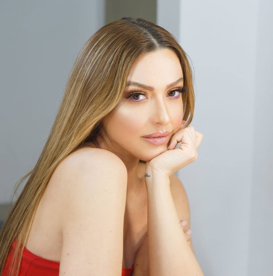magazinbloger Hadise�nin makyajsız hali şaşırttı
