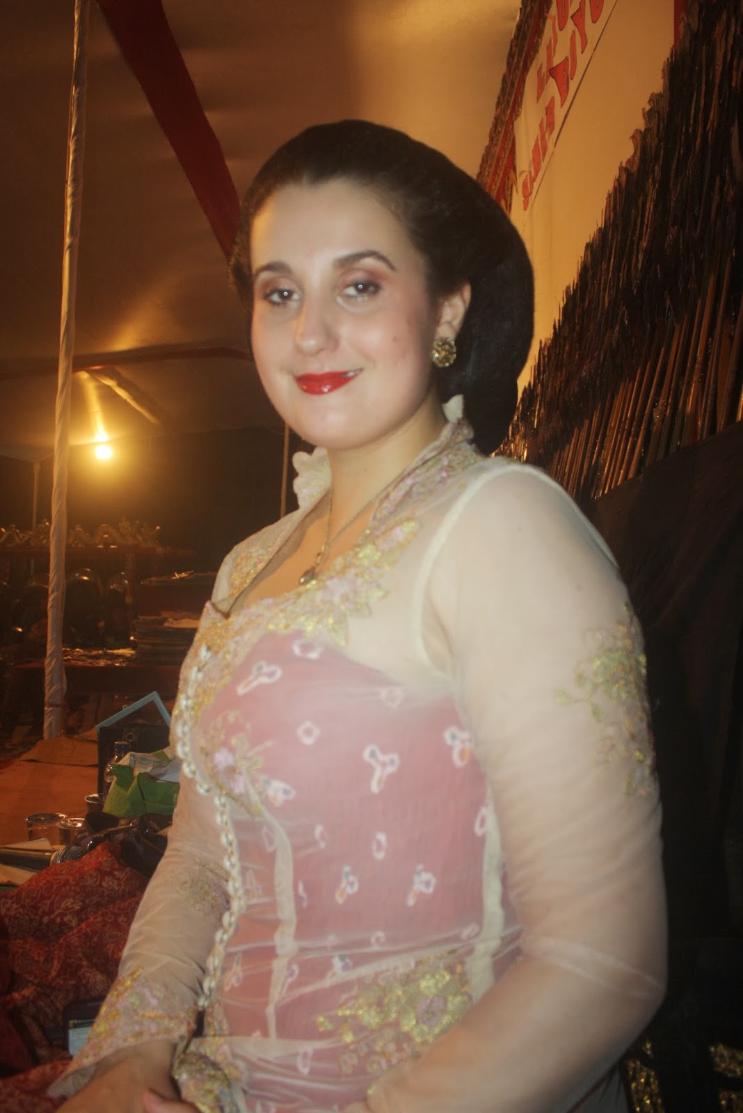 rYo CrazY JouRnalisT !!! Megan Collins, Sang Sinden