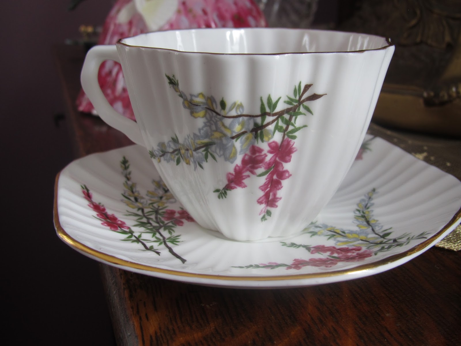 "THE GRAND LADY" " A TEACUP READING