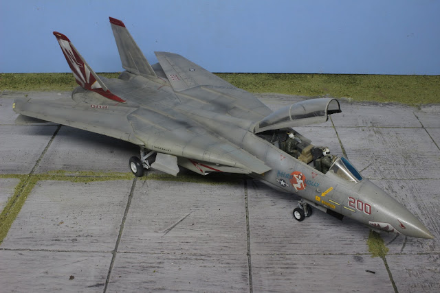 F-14A Tomcat VF111 "Sundowners"'Hasegawa au 1/48. F-14A Tomcat VF111 "Sundowners"'Hasegawa au 1/48.