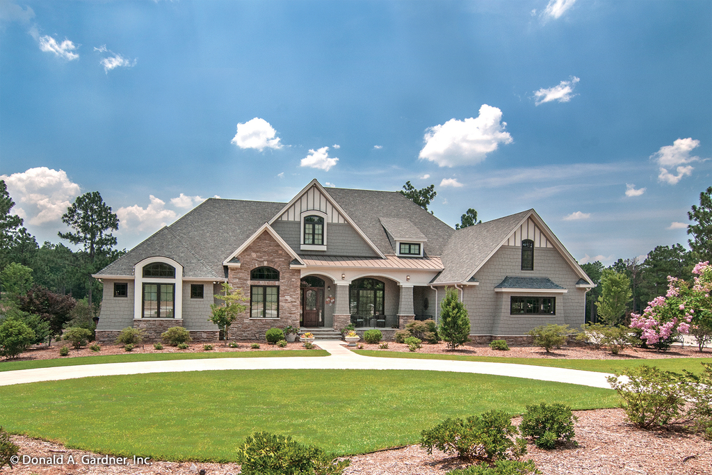 Farmhouse Style House Plan 4 Beds 3 Baths 2494 Sq Ft 929 1070 Houseplans Com Farmhouse Style House Plan 4 Beds 3