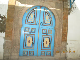 مِنْ أبواب المدينة العتيقة: تونس العاصمة.