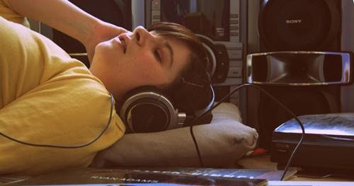 125+ Lagu Pengantar Tidur yang Slow dan Easy Listening - MusikPopuler.com