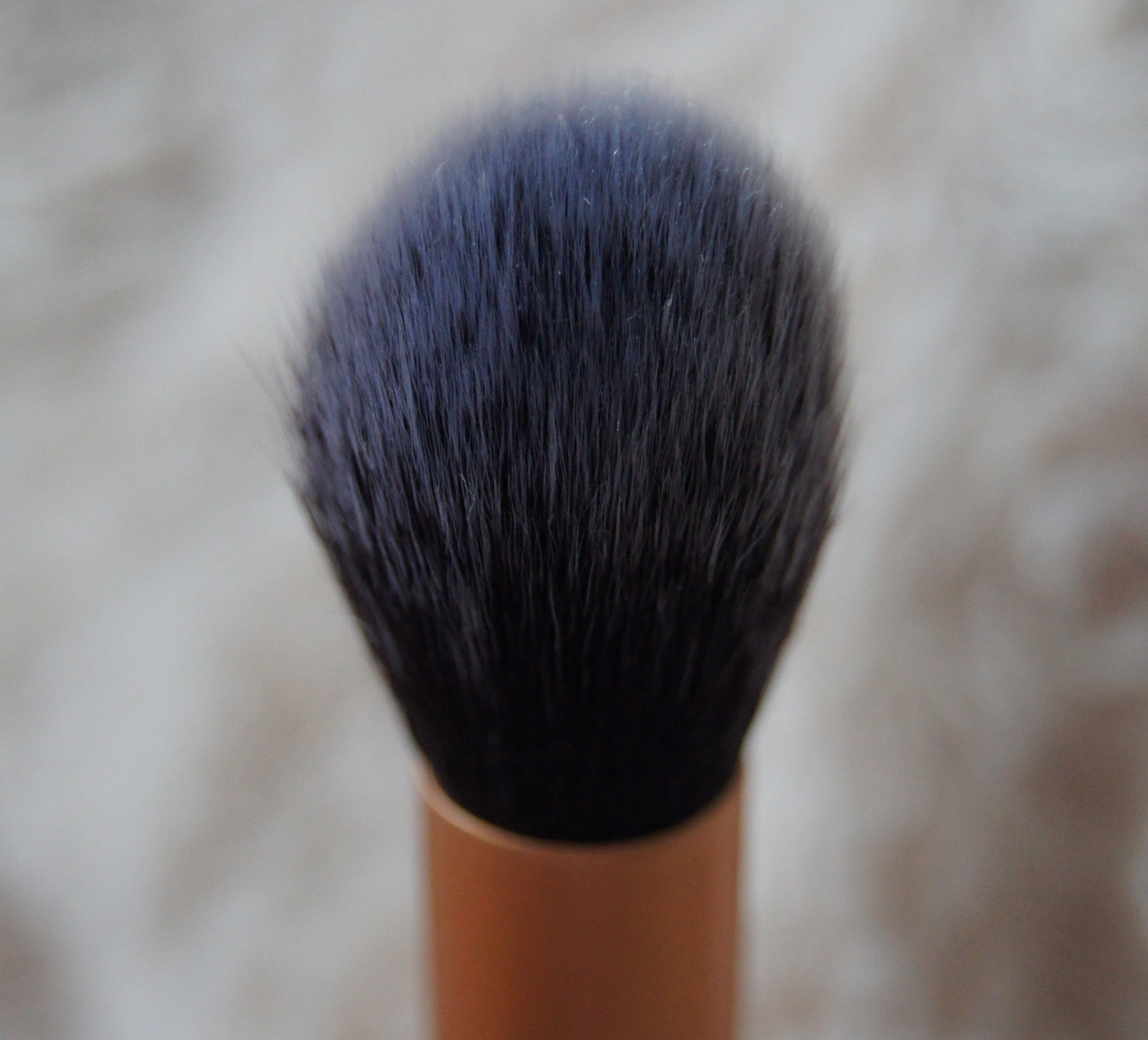 Is It A Dupe?: Ultimate Blending Brush vs Expert Face Brush 
