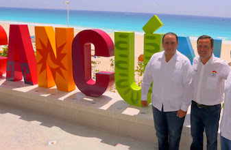 Identidad cancunense: instalan el “Parador Fotográfico Playa Delfines”, ponen CANCÚN con letras gigantes, Roberto Borge y Paúl Carrillo inauguran el sitio 