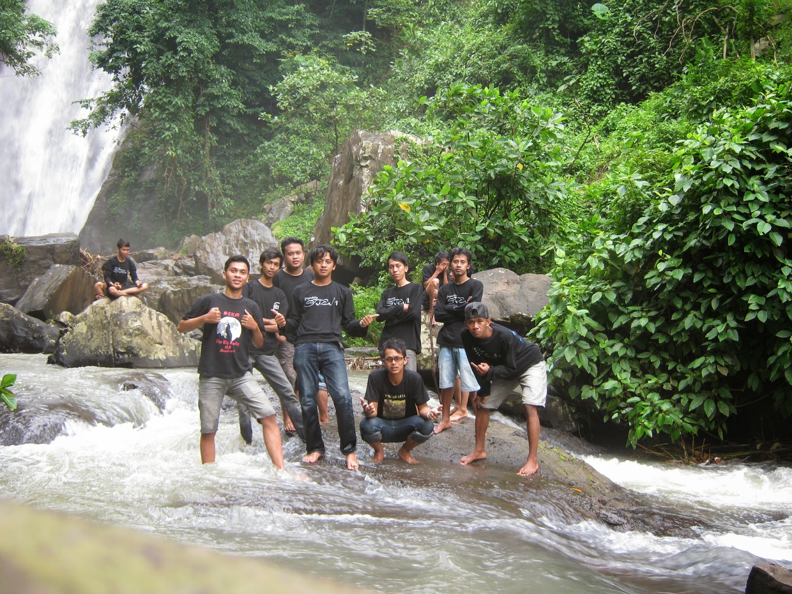 Kebersamaan STEM di Antrokan Tanggul- Jember  THE BIG 