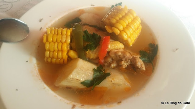 Le Sancocho  - Soupe au poulet, maïs et igname (plat national de Panama)