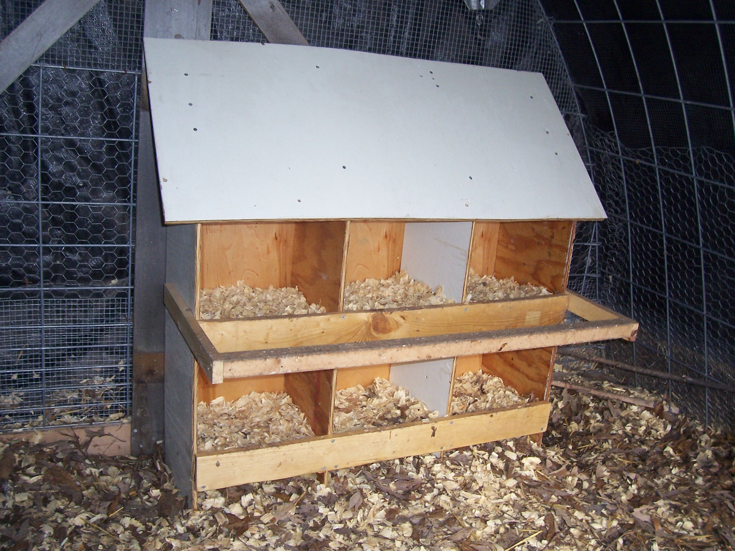  Garden Journal: A Low cost, easy to build, chicken nest box design