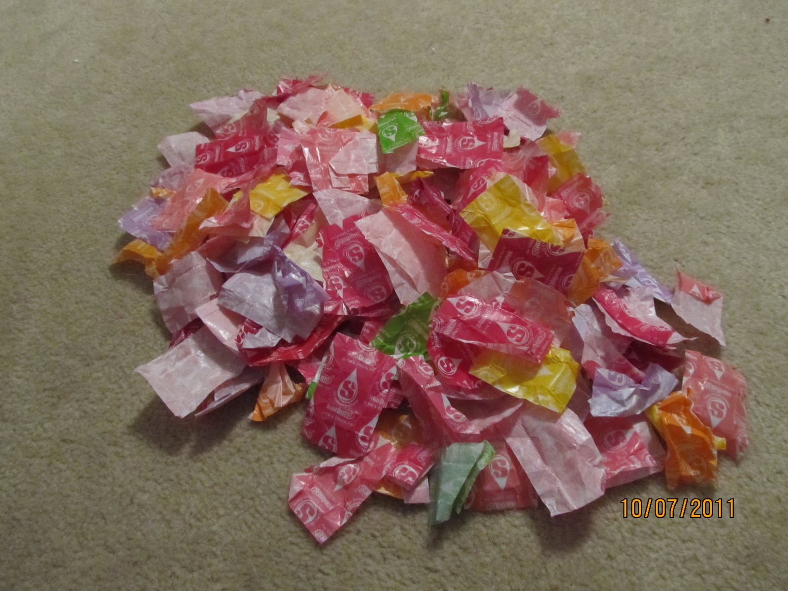 greenified-recycled-accessories-art-my-starburst-wrapper-collection