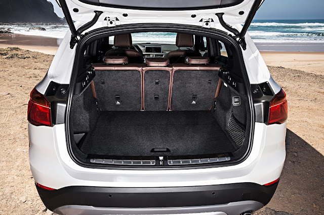 2016 BMW X1 trunk