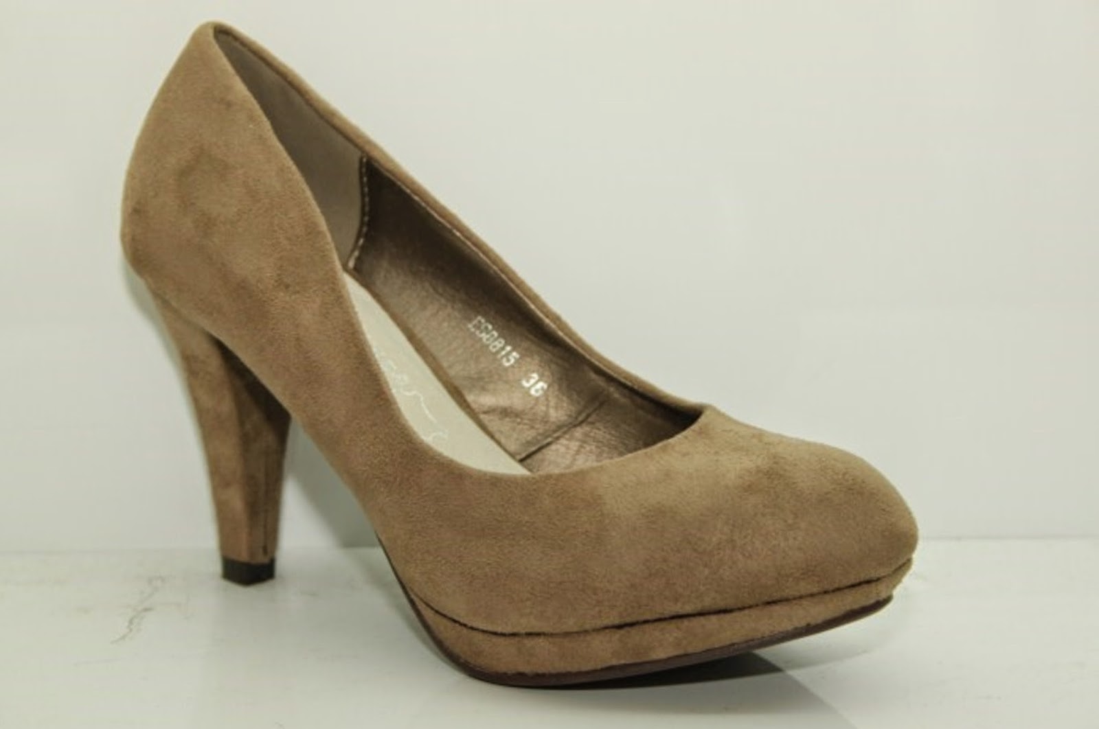http://www.ebay.fr/itm/chaussures-femme-escarpins-vert-bleu-marron-taupe-noir-rouge-36-37-38-39-40-41-/301472806726?ssPageName=STRK:MESE:IT