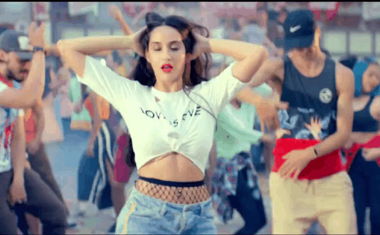 BOLLYTOLLY ACTRESS IMAGES & GIF IMAGES: Nora Fatehi hot dance