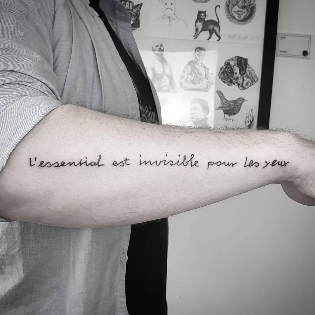 tatuaje lo esencial es invisible para los ojos
