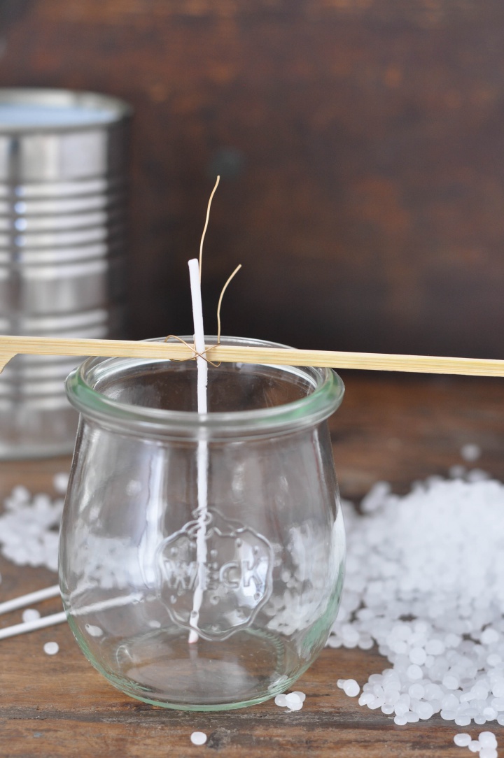 DIY Scented Candle - how to place the wick