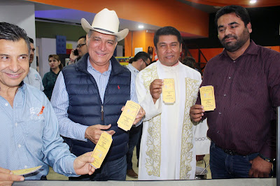 Asiste alcalde Ramón Díaz a la reinauguración de Go Cinema en Huatabampo