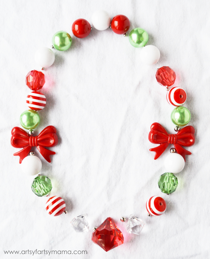 Holly Jolly Christmas Necklace Kit at artsyfartsymama.com