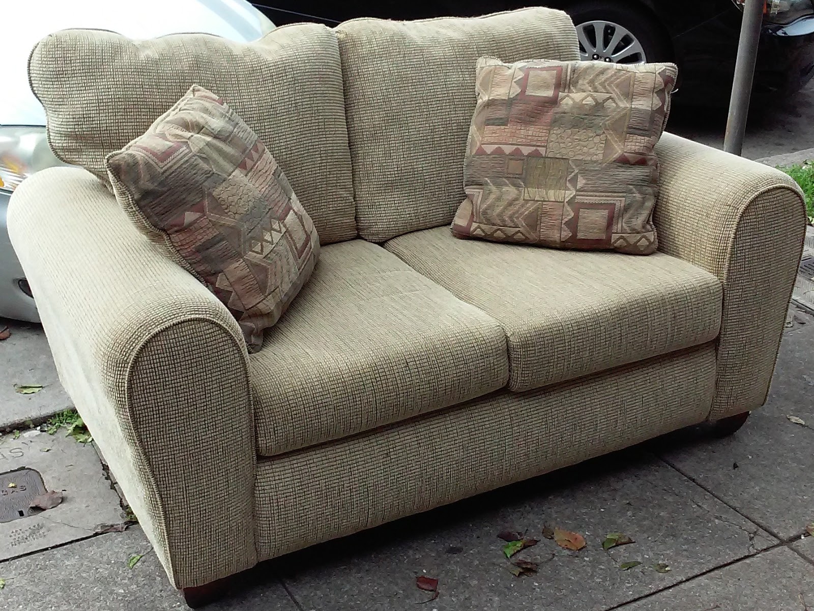 UHURU FURNITURE & COLLECTIBLES SOLD **REDUCED** 5 1/2' Modern Tweed