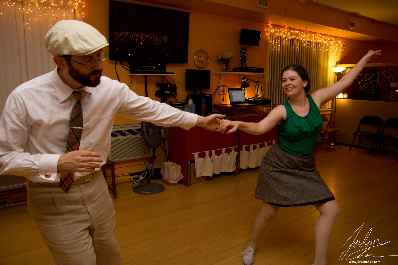 RVA Swing Lindy Hop and Swing Dance in Richmond, VA. Beginner Lindy Hop