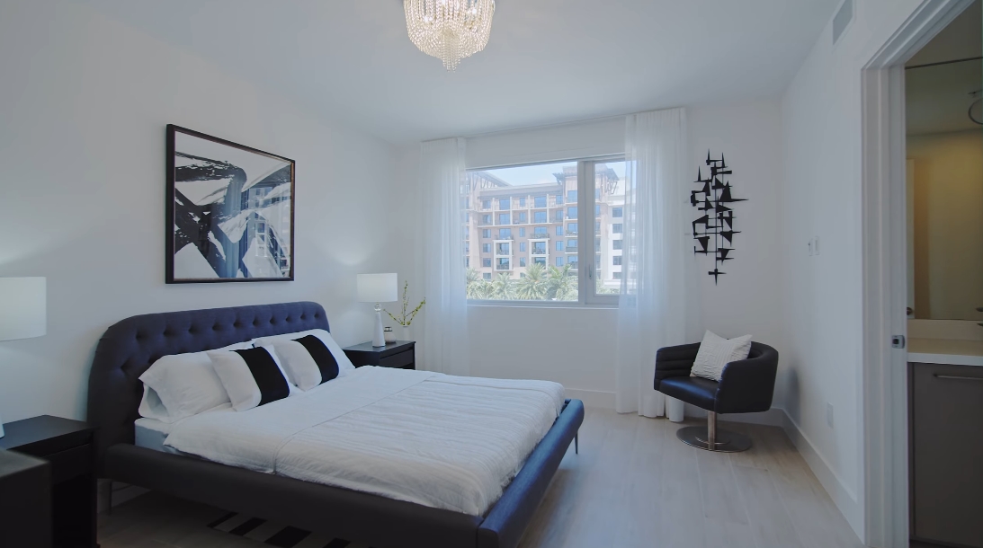 33 Interior Design Photos vs. Tour 327 E Royal Palm Rd #403, Boca Raton, FL