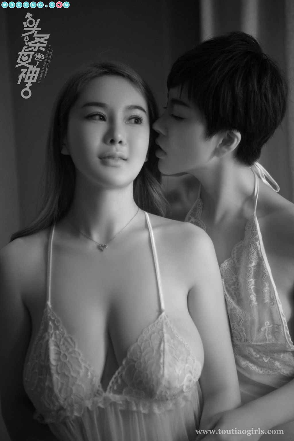 TouTiao 2018-06-21: Model Yi Yang (易 阳) (25 photos)