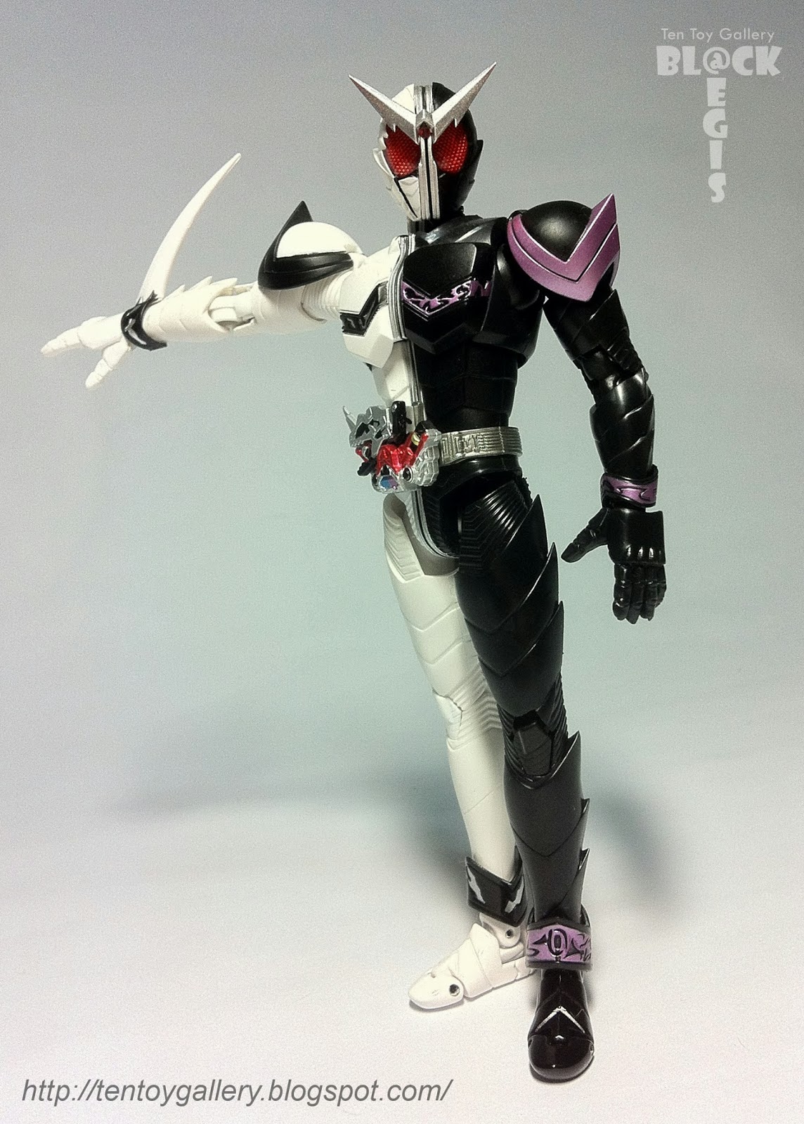 Ten Toy Gallery: Review: S.H.Figuarts Masked Rider Fang Joker