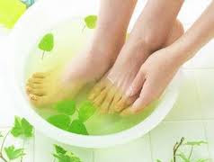 Perawatan Kaki http://manfaatnyasehat.blogspot.com/2014/04/rawat-kaki-anda-agar-sehat-dengan-cara.html