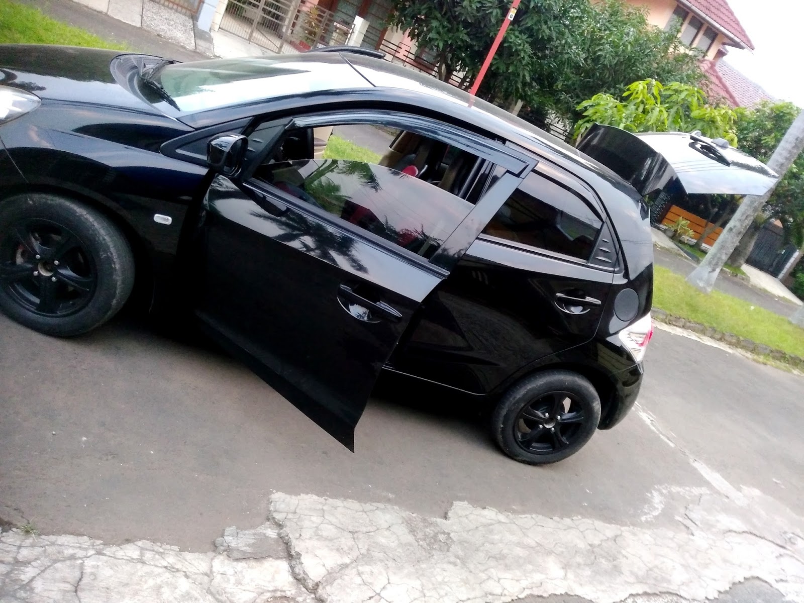 . Dijual Brio Satya E Double Airbag,Weaper belakang,Foghlamp,Velg