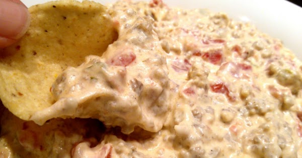 Crockpot Cream Cheese, Sausage & Rotel Dip Recipe - (3.6/5)
