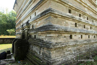 makam siti fatimah binti maimun gresik
