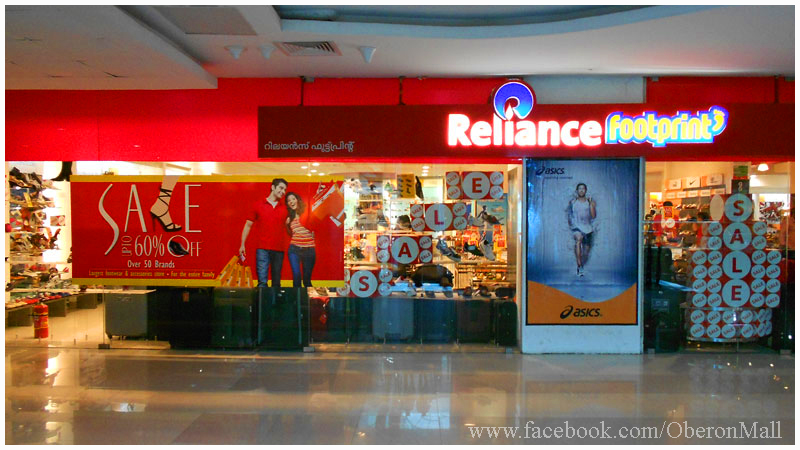 Oberon Mall: Sale upto 60% Off @ Reliance Trends.