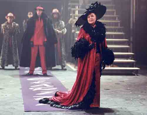 Enrique Centeno La visita de la vieja dama