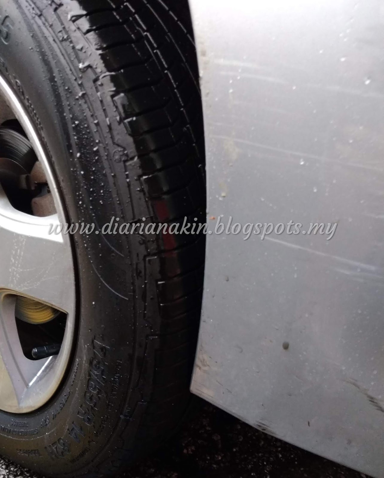 Kuconteng Diari Khidmat Ketuk Kereta di TTDI Jaya