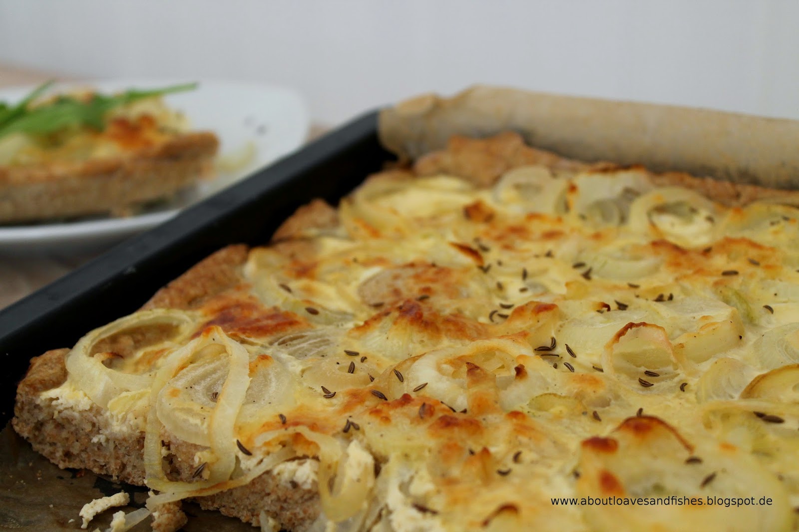 About Loaves and Fishes: Einfacher Zwiebelkuchen vom Blech – ein ...