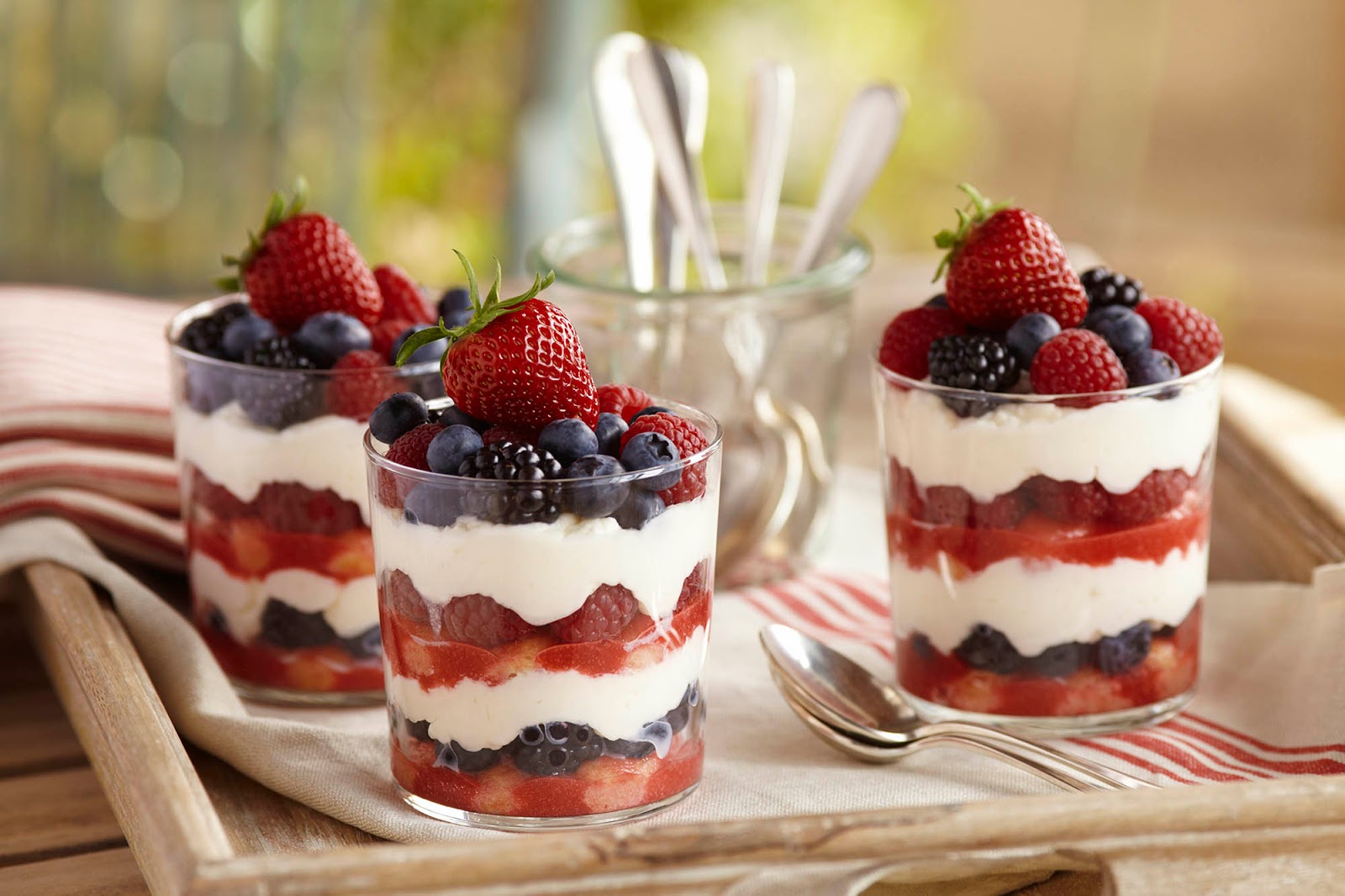 Sponge cake-fruits custard cream layers #15 christmas trifle recipes Very berry trifle #Christmas #ChristmasRecipes