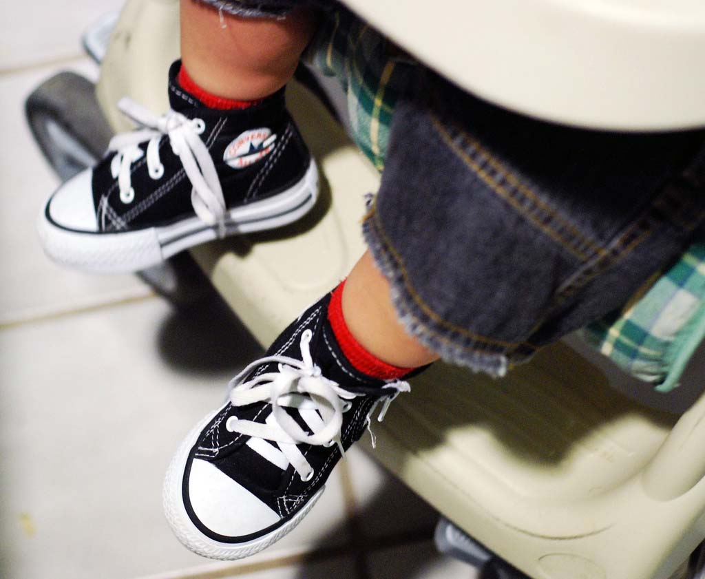 Shoes on toddler feet.