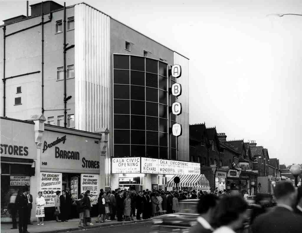 BLACK HOLE REVIEWS My local cinemas of the 1970s Wimbledon